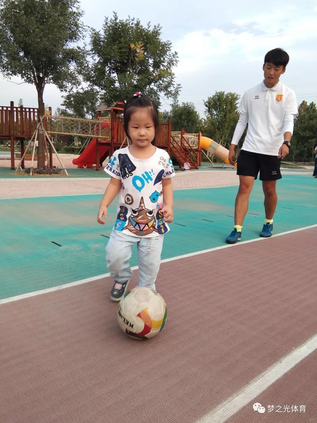 幼儿参与足球运动的意义及好处