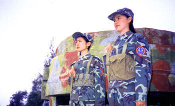 巴西毒贩驯养鹦鹉放哨 警察一靠近就大喊:妈妈