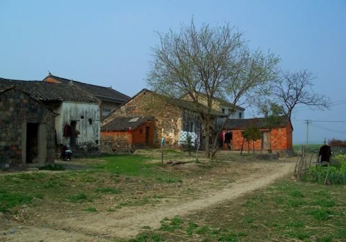 占地分户没意义，2018年，农村住房“统一规划建设”带来了什么