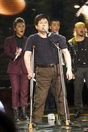 残疾歌手郑智化, 因唱歌导致牢狱之灾, 今不改本
