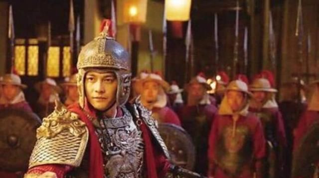 皇帝犒赏士兵们吃西瓜,看到将军做了个动作,立马下令:除掉将军 必赢bwin官网