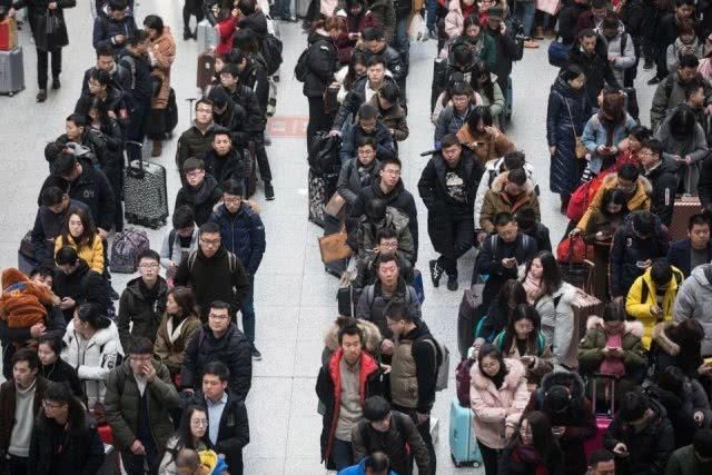 外国人眼中的中国春运：他们焦虑着期盼着，又疲倦又快乐