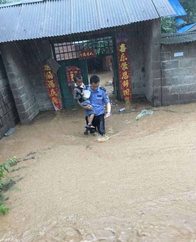 雷电、暴雨齐上阵！请查收！这个周末我省又“泡汤”了……