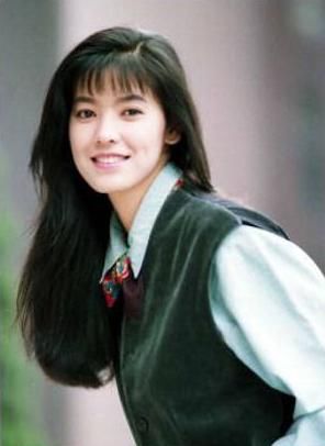 52岁女星,穿男装比林青霞还美,曾做20次试管婴