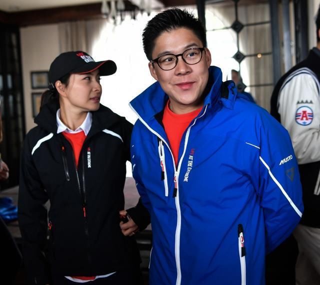 郭晶晶不打扮,一打扮起来连霍启刚都看懵了,美得让人移不开眼!_【快资讯】