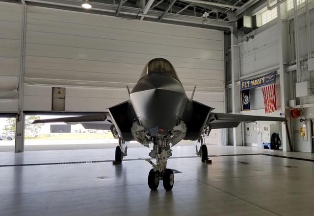 首个F35C战机中队裁撤,美国海军舰载机大调整