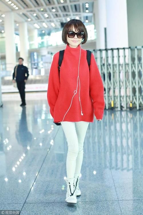 鲁豫又瘦出新高度了?机场近照左右腿粗细都不