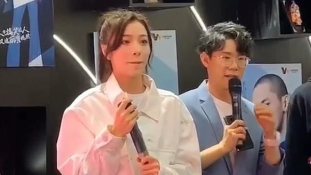 女网红离开滤镜啥颜值?小团团真实,腐团儿精致,看完刘思瑶后,恶心