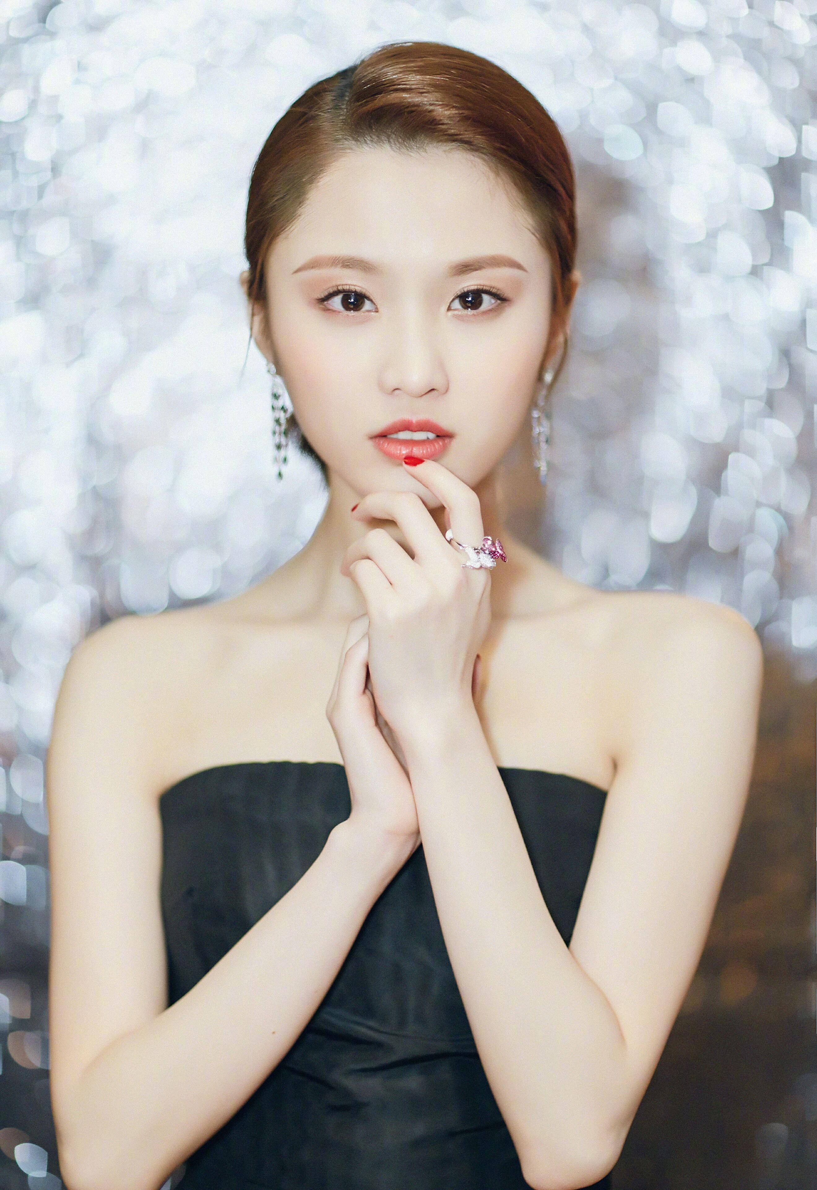 桃花美人张慧雯已上线，这才是小仙女该有的样子!