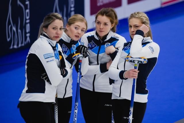 女子冰壶世锦赛,中国大胜芬兰苏格兰,三连胜排