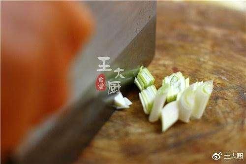 咸香下饭的两道家常菜: 太费饭了!