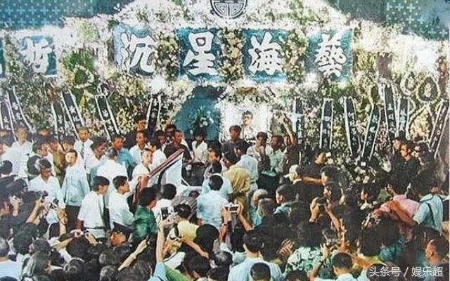 直击李小龙葬礼,妻子披麻戴孝不知其死因,儿子多年后也被射杀! - ljj_1951 - ljj_1951的博客 直击李小龙葬礼,妻子披麻戴孝不知其死因,儿子多年后也被射杀! - ljj_1951 - ljj_1951的博客