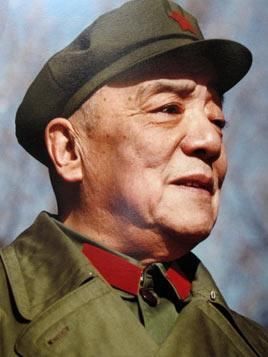 他是所有未授衔中级别最高的,他辅佐过的都是