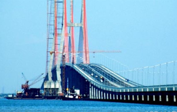 先看我国援建印尼的大桥,再看日本援建越南的大桥,差距显然