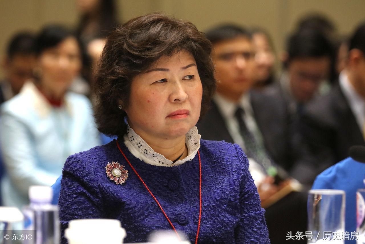 从收破烂的到中国第一个女首富，身价高达770亿
