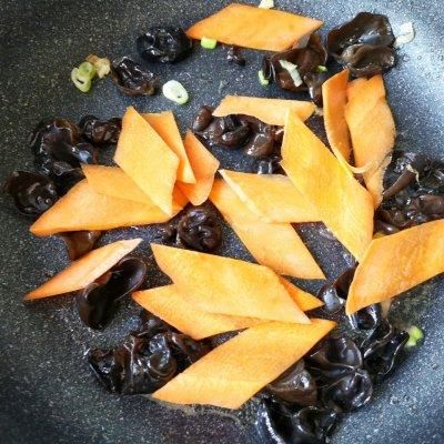 好吃不过家常菜--菜谱肉#硬核木须制作人#羊肚菌炖鸡放几个羊肚菌图片
