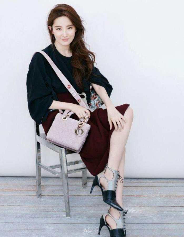 明星们的奢侈品代言, 刘亦菲很时尚, 胡歌代言的