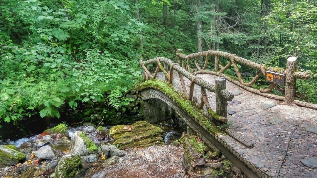 中国湖北居然隐藏了一个旷世仙境 让外国人都为它折服