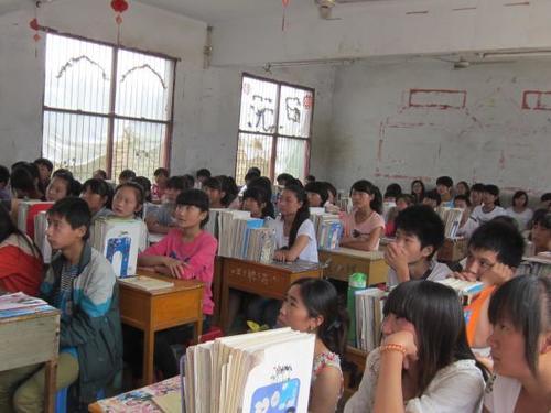 一个美国妈妈把孩子送进中国公立学校以后