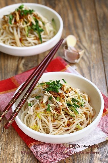 川味麻辣鸡丝凉面