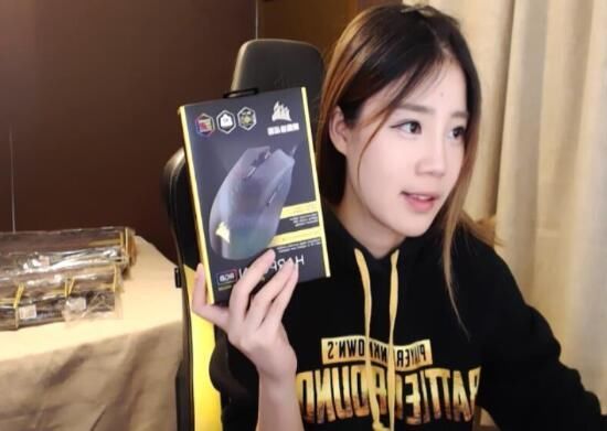 斗鱼吃鸡一哥卢本伟陷入外挂风波 那么吃鸡一姐之争花落谁家?_【快资讯】