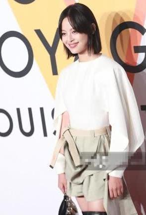 当孙俪和辛芷蕾同穿泡泡袖连衣裙,我才知道娘