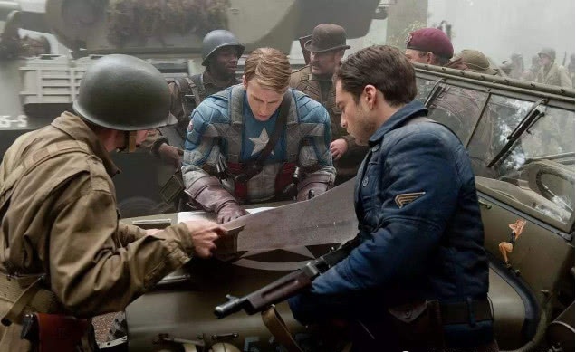 复联4:美国队长为何能拿雷神的锤子?原因只一