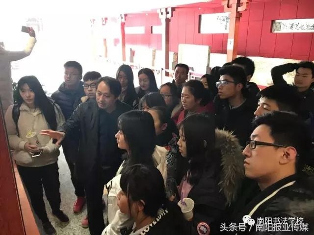 学峰书法教育:书法也能考重点,硕士博士不是梦