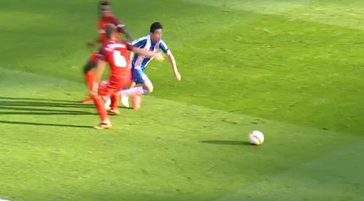 武磊西甲燃爆全场一幕:1过2犯罪式过人!还遭对
