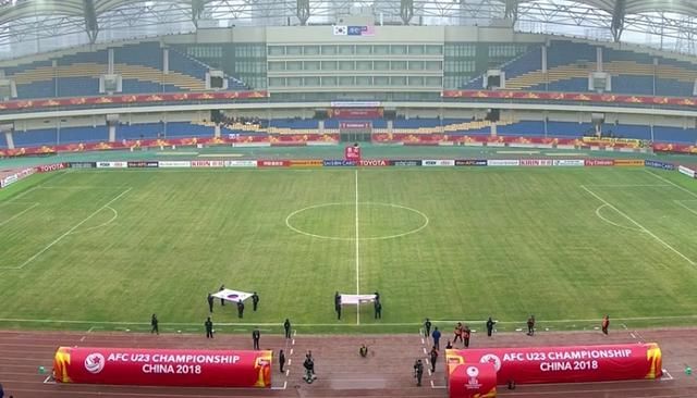 第九场空场!亚足联放伊朗裁判回国,中国球迷抵