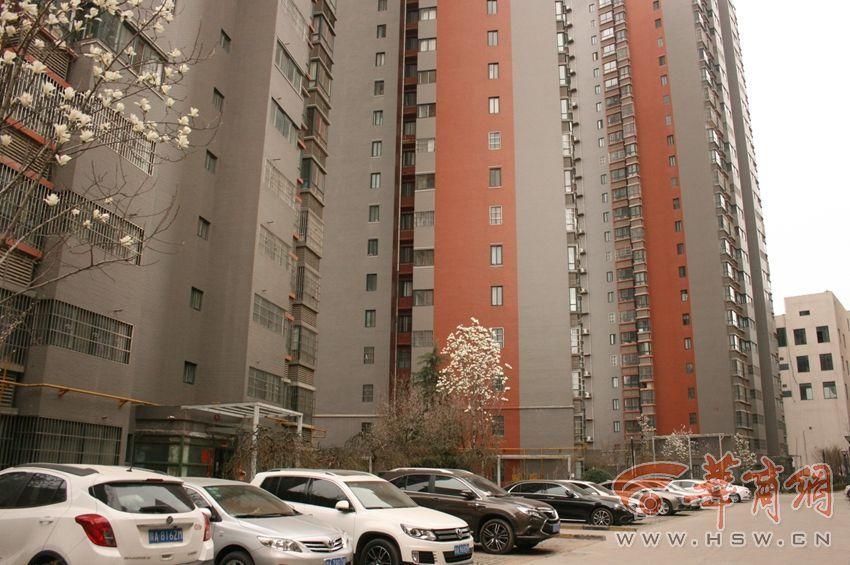 商洛时代华城小区500多业主房款已交开发商 7年拿不到产权证