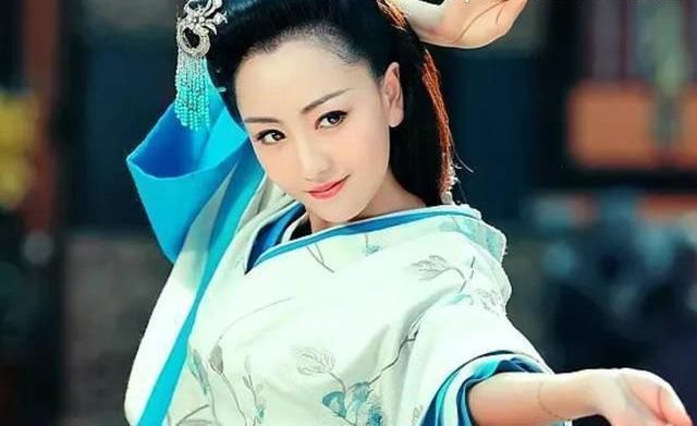 张艺谋等她四个小时， 她才是原定魏璎珞却拒演， 不愧万年女二