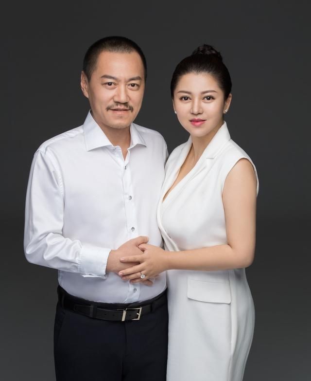 娱乐圈中那些野兽与美女,紫霞仙子上榜,他比他陪聊v野兽美女图片
