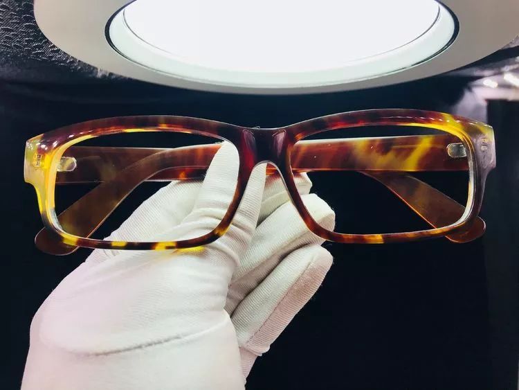 玳瑁眼镜框有什么好处,玳瑁眼镜框价位