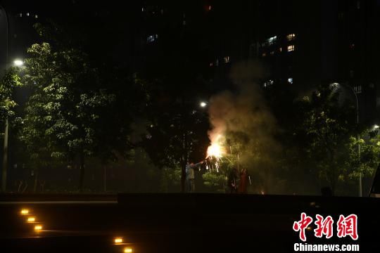 跨年除夕夜 重庆“万家灯火”辞旧迎新