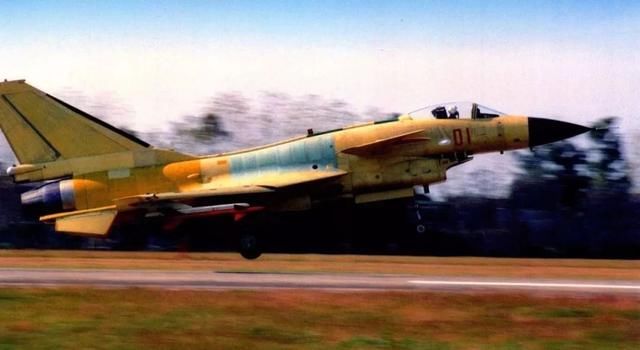 今天,歼10首飞20周年!另附歼20超美插图!