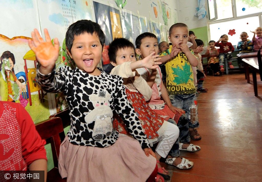 新疆:每年选派五千新招录公务员及教师 赴南疆