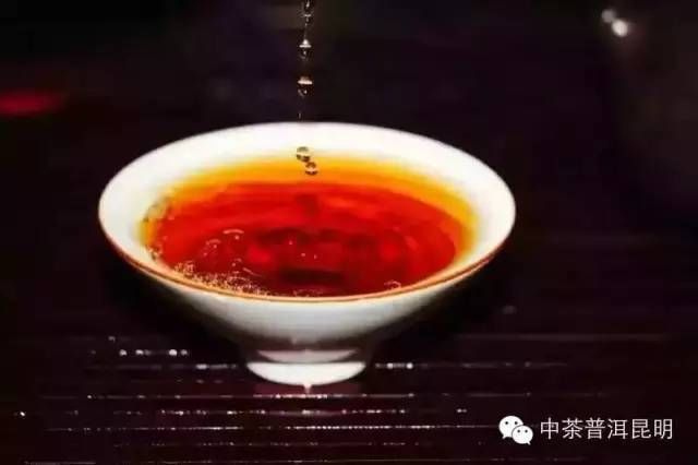 为什么吸烟的人更要坚持喝茶？