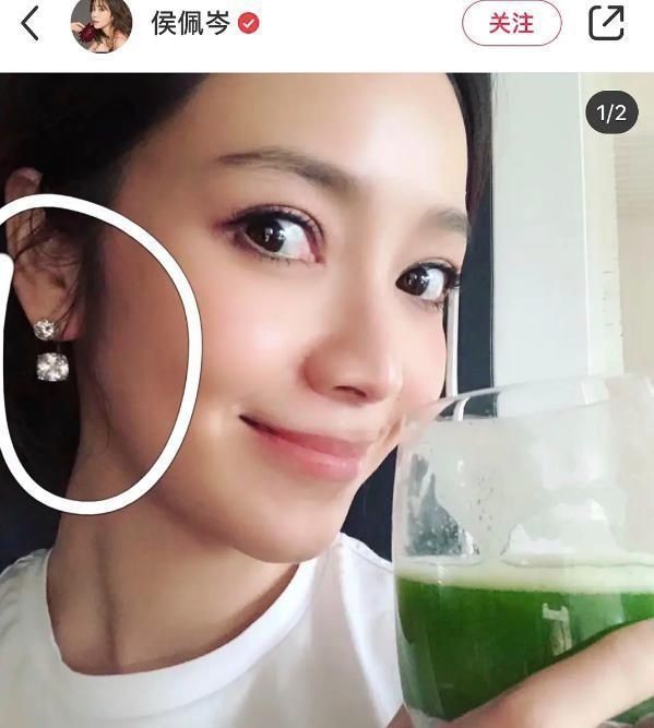 周杰伦带女儿四手联弹，网友却说他像郎朗：太忘我