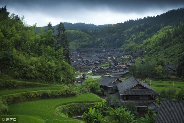 劝君不要到处跑,风景还是贵州好.不到长城非好汉,不到贵州更遗憾