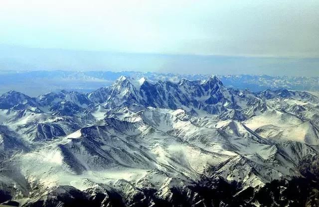 新疆有座被众人膜拜3000多年的神山，美的逆天了！