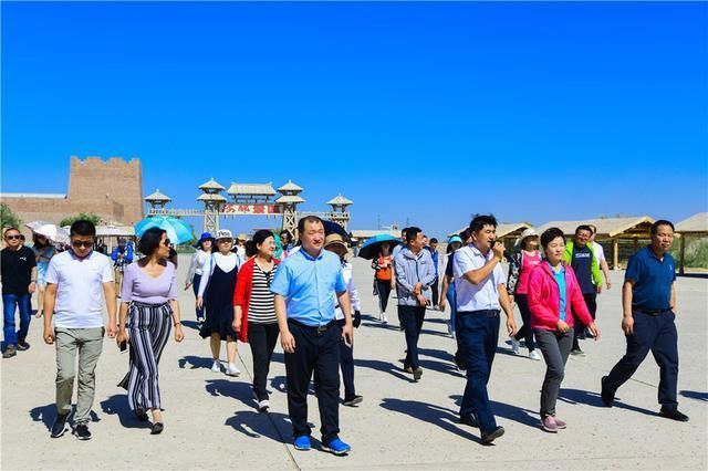 敦煌旅游局在阳关景区面复政协委员提案