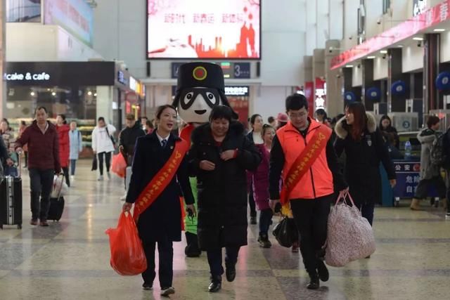 学习雷锋好榜样，薪火相传五十载，来自雷锋家乡火车站的报道