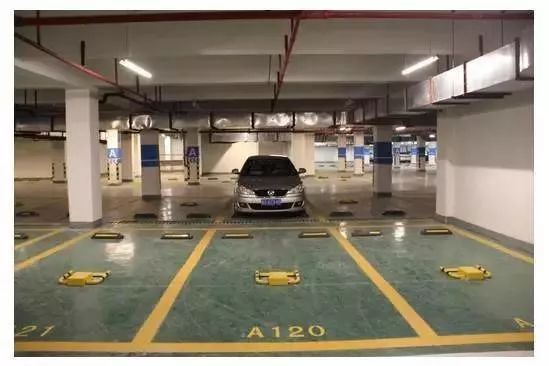 【社会热点】小区地下车位只卖不租 是合法还