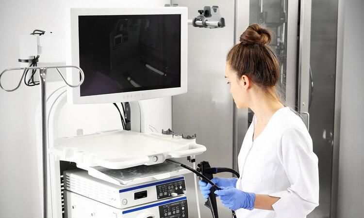 做胃镜时是选择无痛胃镜还是普通胃镜,