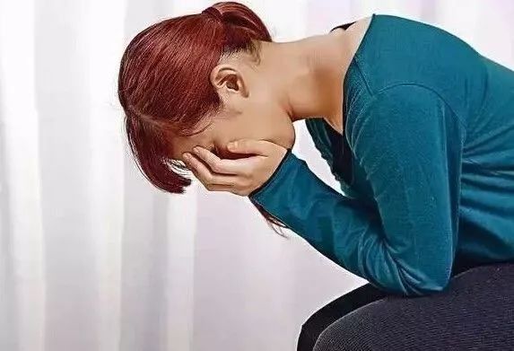 小孩几个月就可以抱出去玩了 t01bea8bea9ca7840ef.jpg