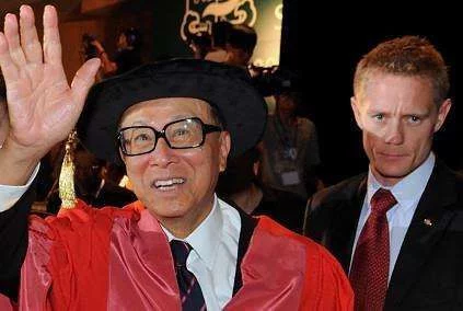 365bet娱乐:李嘉诚钟爱老外保镖 365bet娱乐:李嘉诚钟爱老外保镖