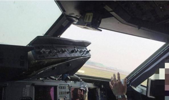 川航上演生死备降 波音系列落后 中国大飞机概