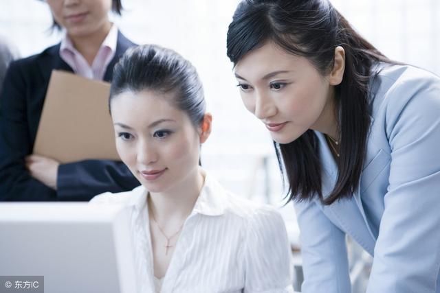为什么说话实在的职场新人,却成为同事眼中 最