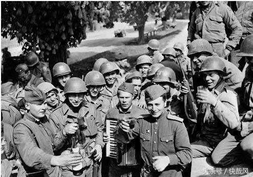 谁对二战贡献最大？美国：我有飞机航母；苏联：我有千万寡妇